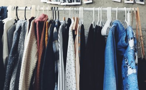 12月全國紡織服裝專業(yè)市場景氣指數(shù)小幅回落，日用品銷售穩(wěn)中有進(jìn)